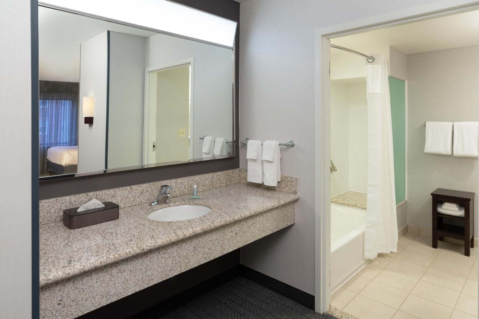 Courtyard By Marriott Glassboro Rowan University Екстер'єр фото
