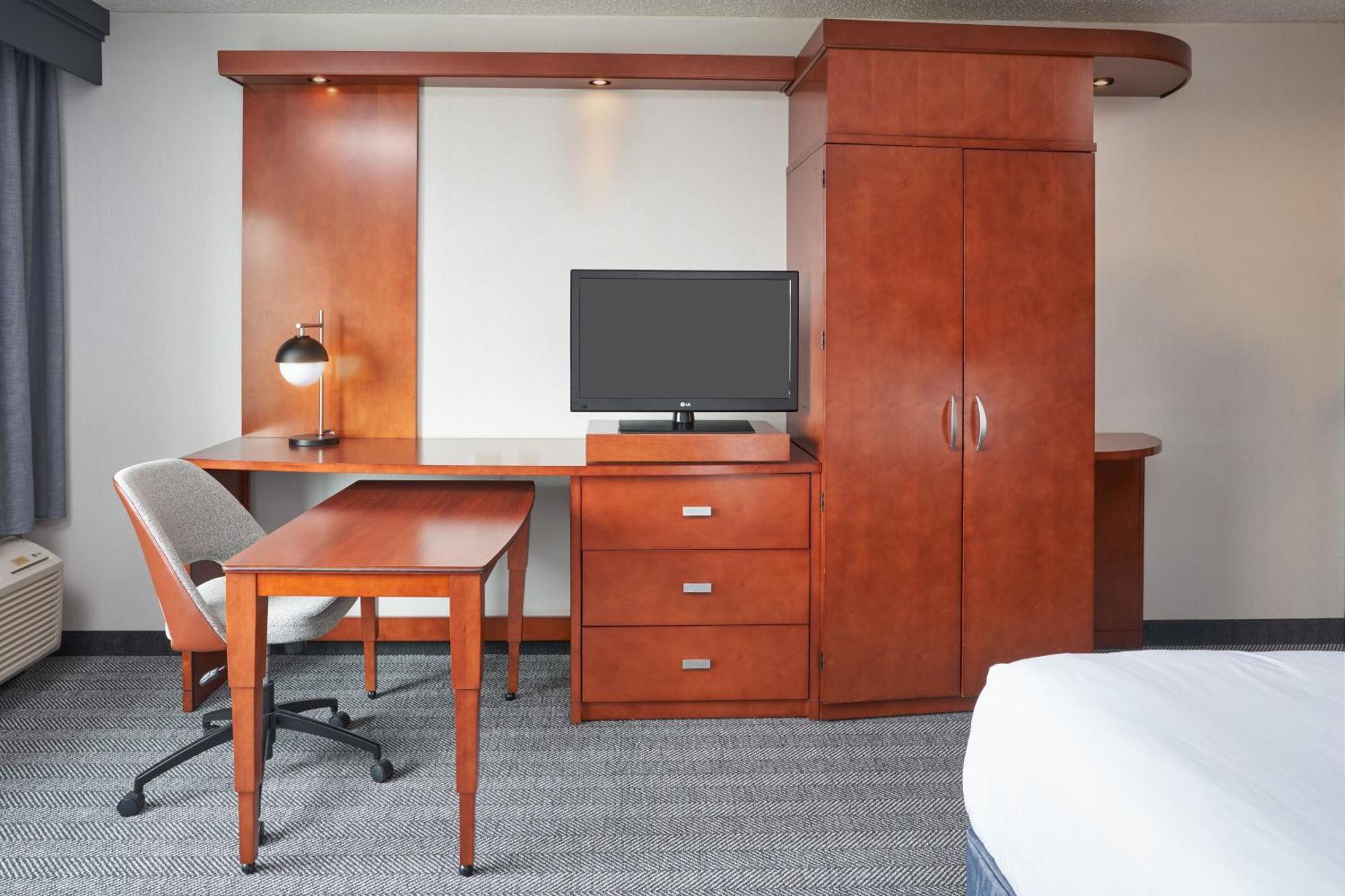 Courtyard By Marriott Glassboro Rowan University Екстер'єр фото